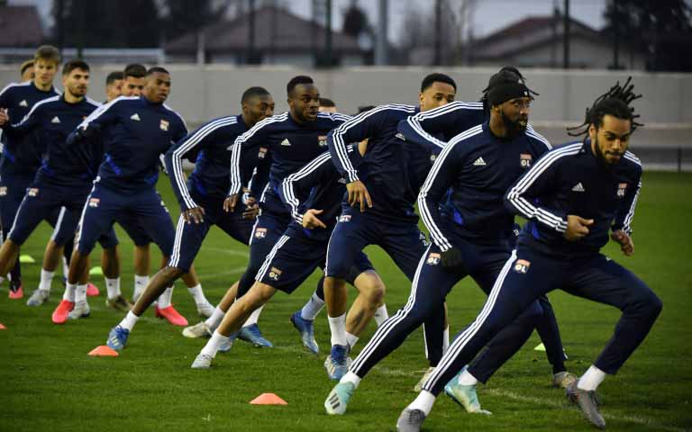 French clubs torn between staying in shape and avoiding virus risk