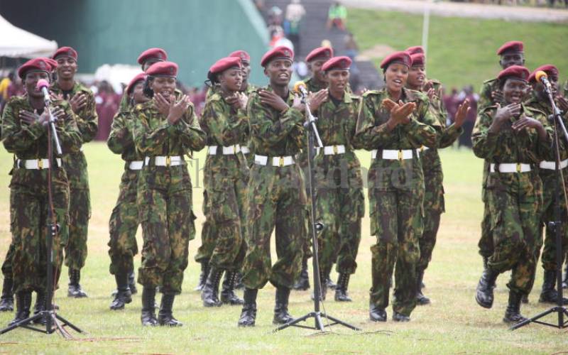 GSU officers entertaining guests at the Gardens. 