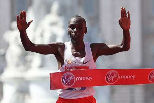  Kipchoge breaks record, beats Mo Farah in London Marathon as Cheruiyot stars in women’s race
