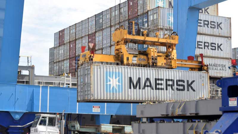 Agencies, traders clash over cargo 
