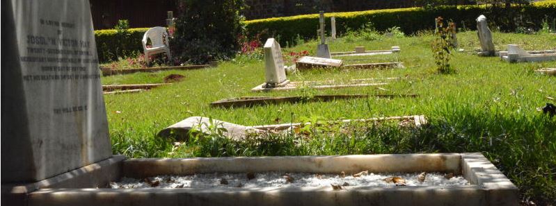 Co-wives battle on husband's grave yard