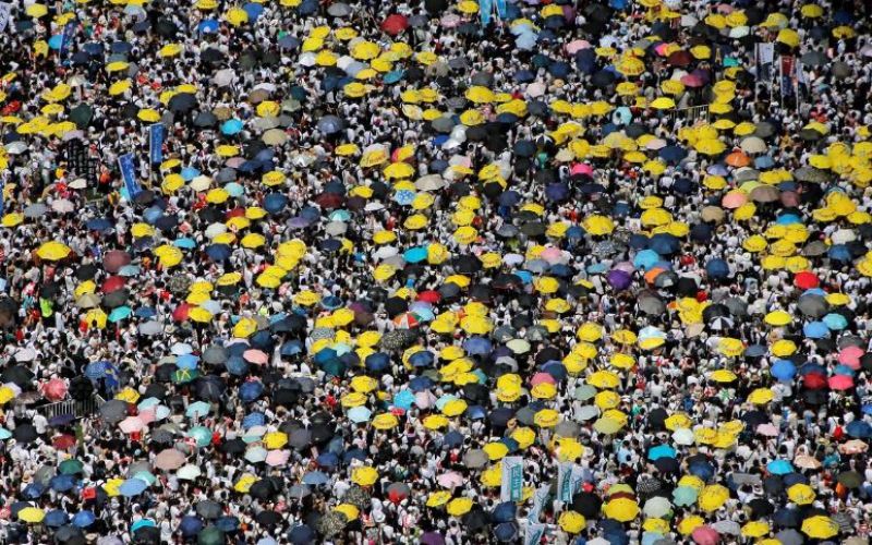 Tens of thousands gather in Hong Kong for rally against China extradition bill