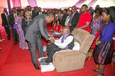 Wait for dialogue with Ruto in 2022, Uhuru tells Raila