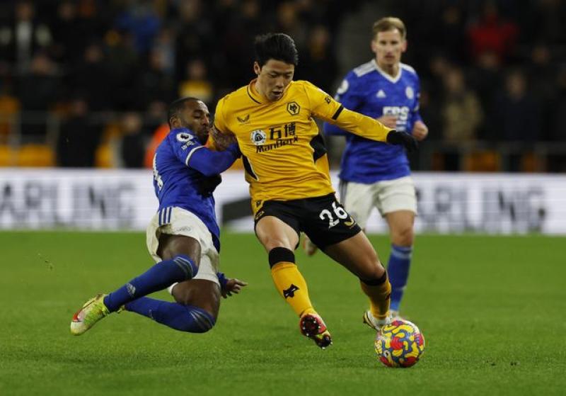 Wolves boost European hopes with 2-1 win over Leicester