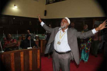  Chaos rock Mombasa County Assembly as Joho, Awiti factions clash over Speaker