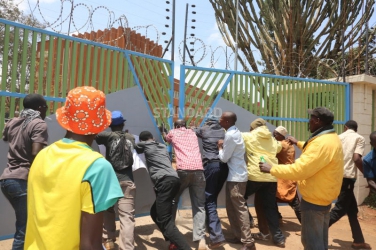 Chaos as angry protesters join nurses in storming Nyeri governor's office