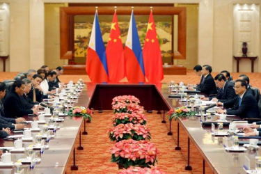 Duterte says U.S. has lost, aligns Philippines with China