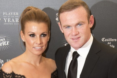 Everton forward Rooney to quit drinking- but wants his wife to give up something too