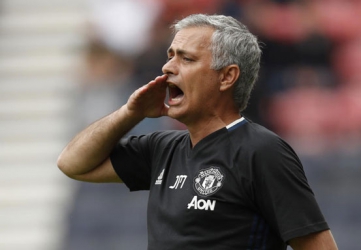 Mourinho ready to sacrifice one transfer target over costs