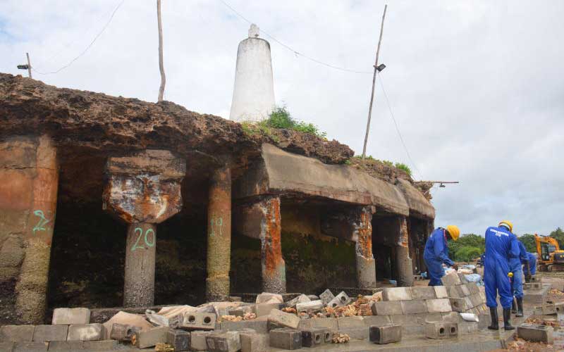 Vasco Da Gama pillar shielded from sea waves 