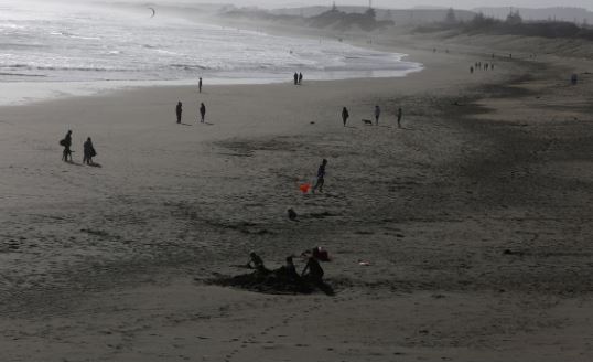 New Zealand leaps out of coronavirus lockdown with bungee jumps, midnight haircuts