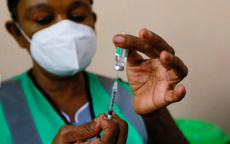 Nigeria orders civil servants to show Covid-19 vaccination or negative test from Dec 1