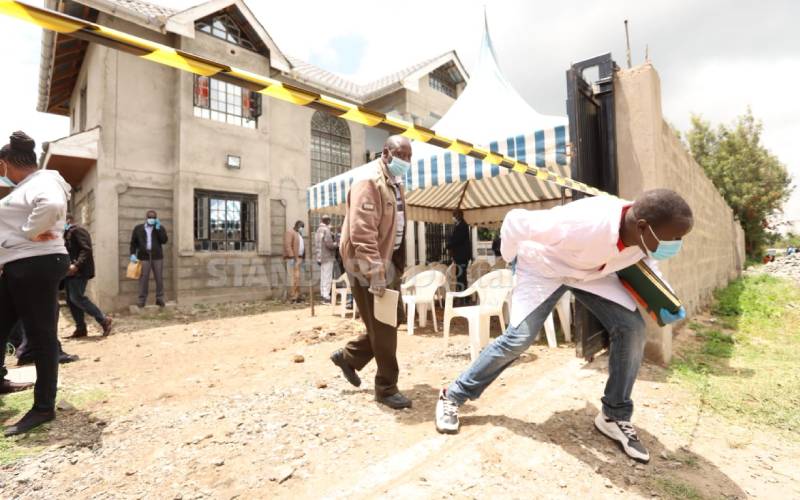 DCI officers at murdered journalist Betty's home. [Photo/ Courtesy]