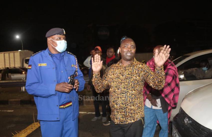 Waweru engaging the police on being arrested