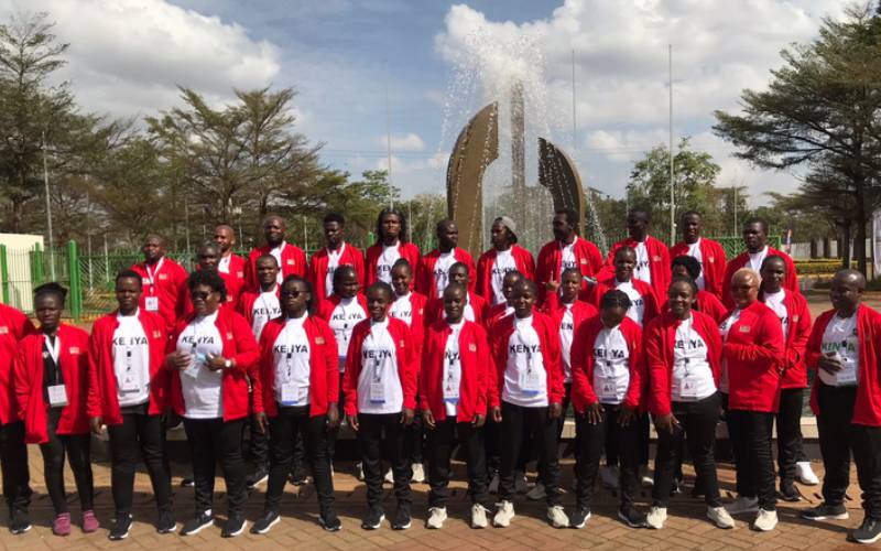 Team Kenya pose at Kasarani Stadium