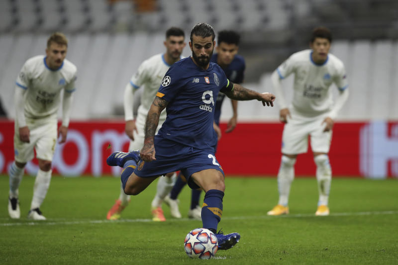 Porto see off sorry Marseille to close in on Champions League last 16