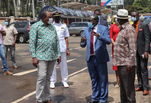 Uhuru makes impromptu city visit (Photos)
