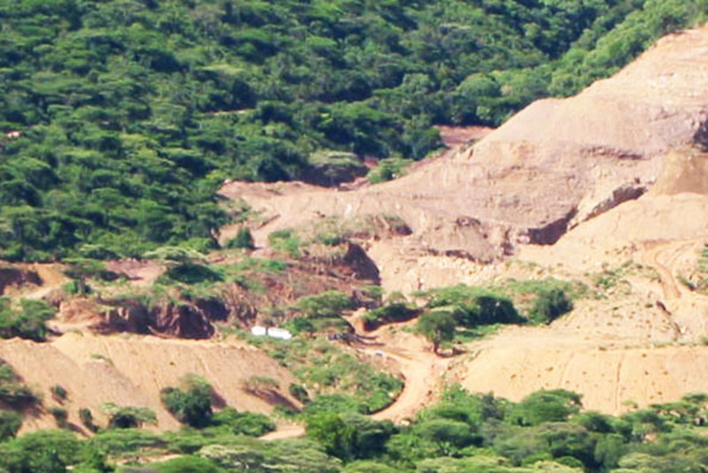 CS: 4,000 on fluorspar land to be paid off