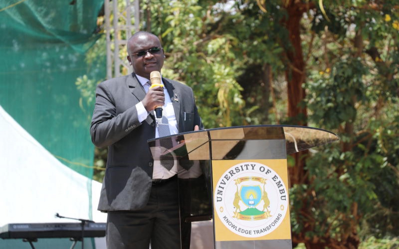 Expert encourages students to pursue careers in agriculture