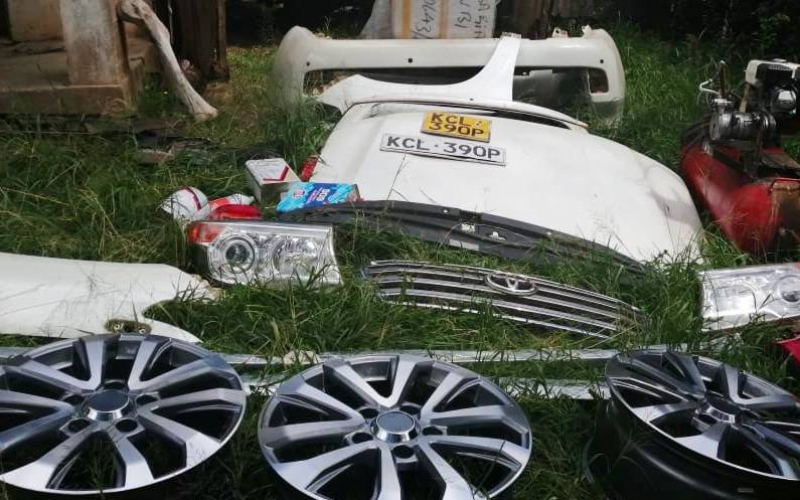 Four suspects arrested while dismantling stolen car