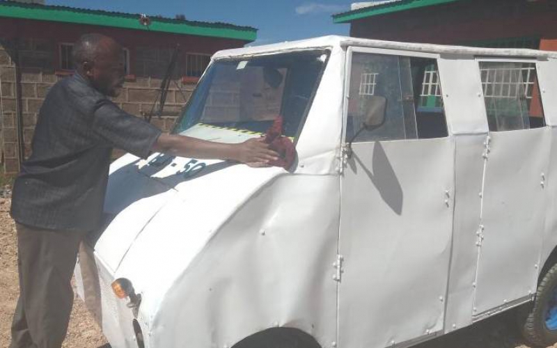 Nyahururu mechanic makes his own tuk tuk
