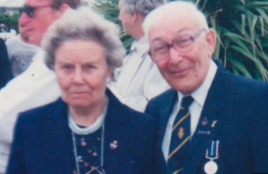 Inseparable couple who had married for 72 years die within 24 hours of each other