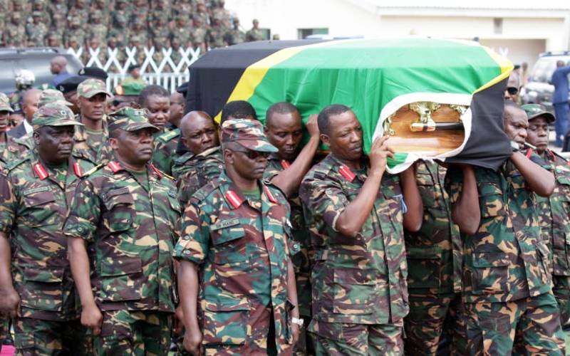 Una familia de cinco personas muere en una estampida durante el funeral de Dodoma Magufuli