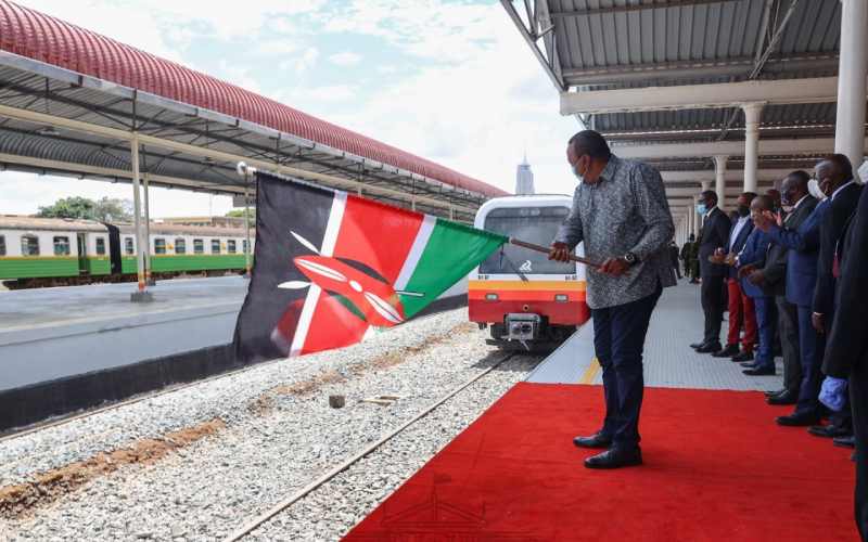 Let us create solutions not problems, says Uhuru