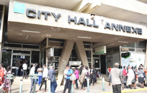 Nairobi County workers protest poor services at City Hall (Photos)
