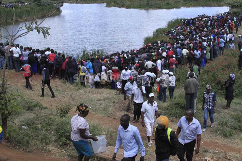 Atleast six dead as matatu plunges into dam 