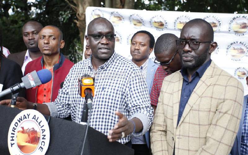 Aukot law review bid on course