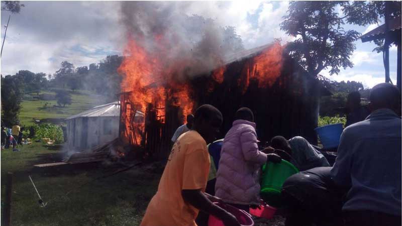 Fire burns down police quarters