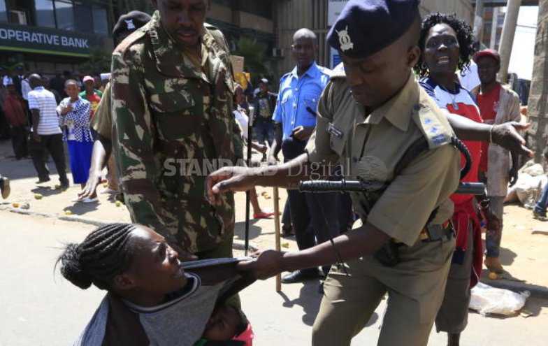 Hawkers back hours after violent eviction