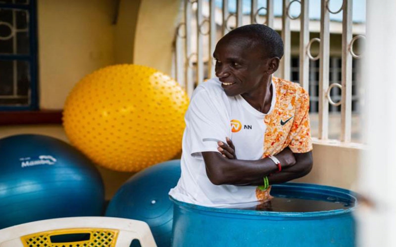 Ineos1:59: The six wise men handling Kipchoge