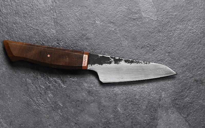 Police pursuing man who stabbed lover to death