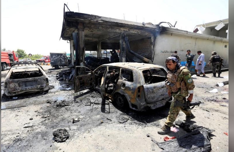 Suicide bomber kills 10 people