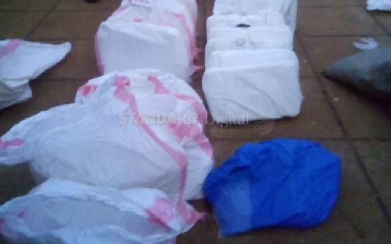 Traders arrested with plastic bags