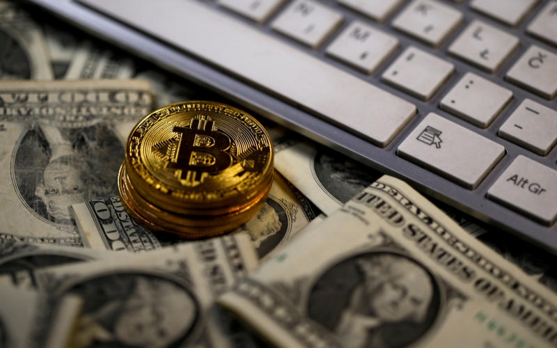 Why central banks are wary of digital currencies