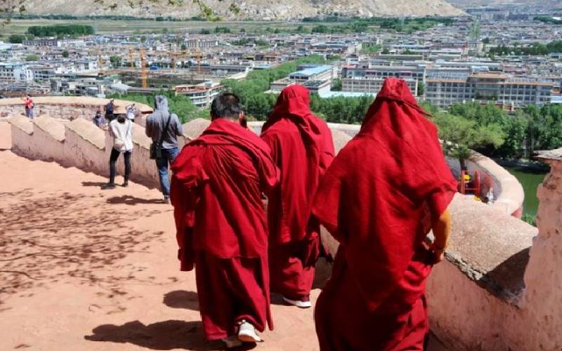China detain nomadic Tibetans over politically sensitive material on cell phones