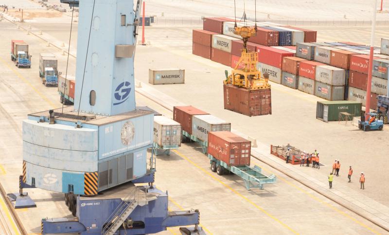 Customs favours richer firms, small traders say