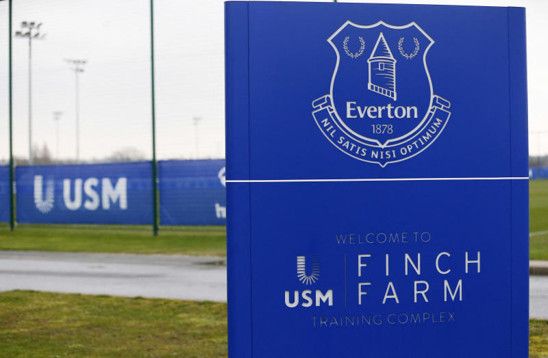 Everton suspends sponsorships with Russian companies