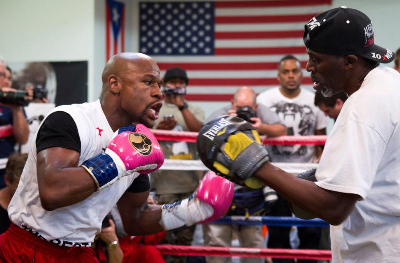Mayweather's latest message to McGregor as he trains during lockdown