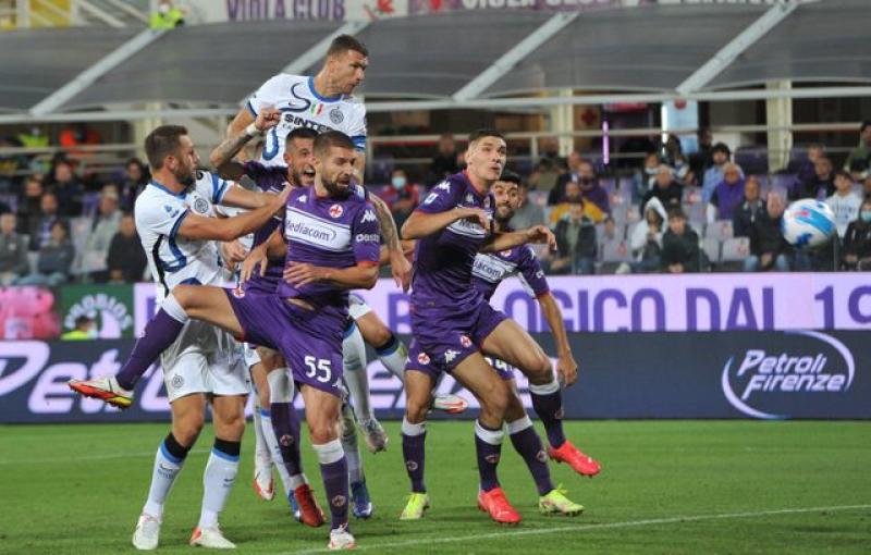 Inter go top with comeback win at Fiorentina