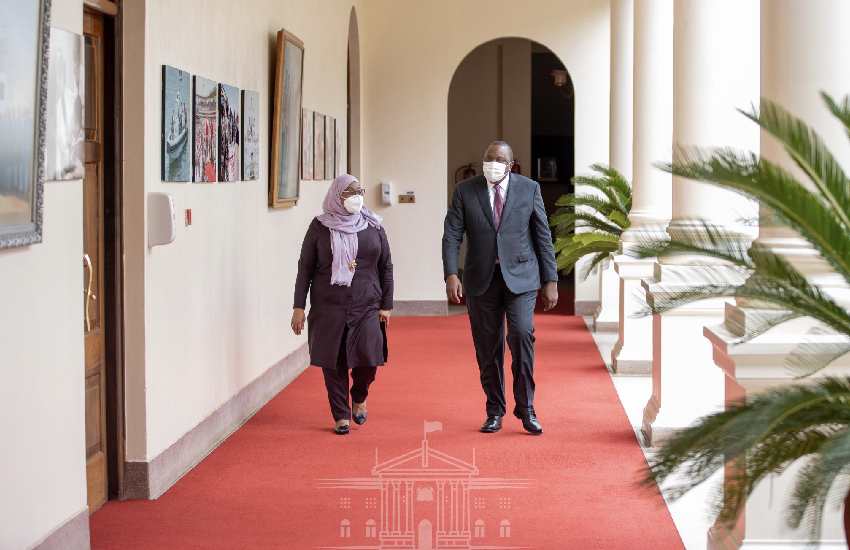 Suluhu with Uhuru at State House