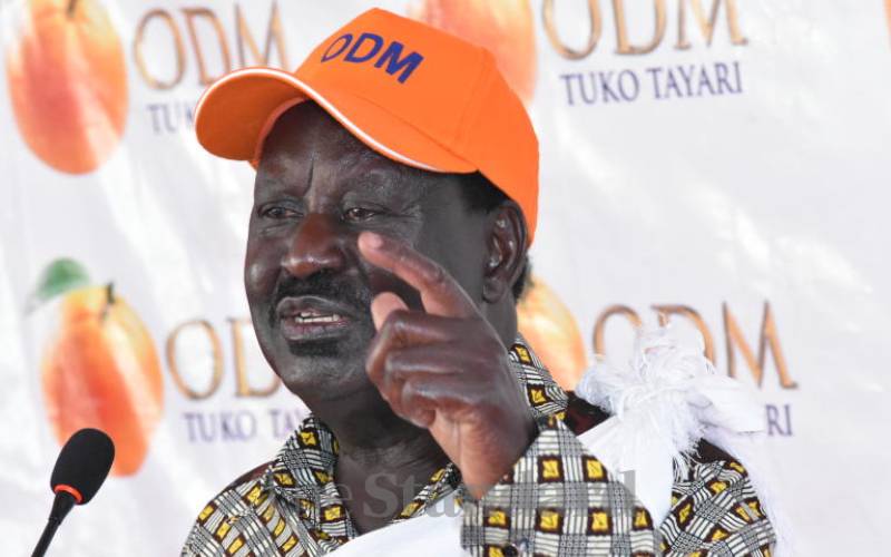 Raila receives defectors from Mandera, promises to work with them 