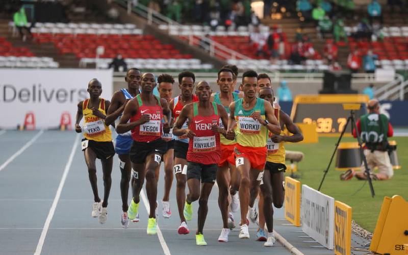 Runners compete in the Men's 3000m final