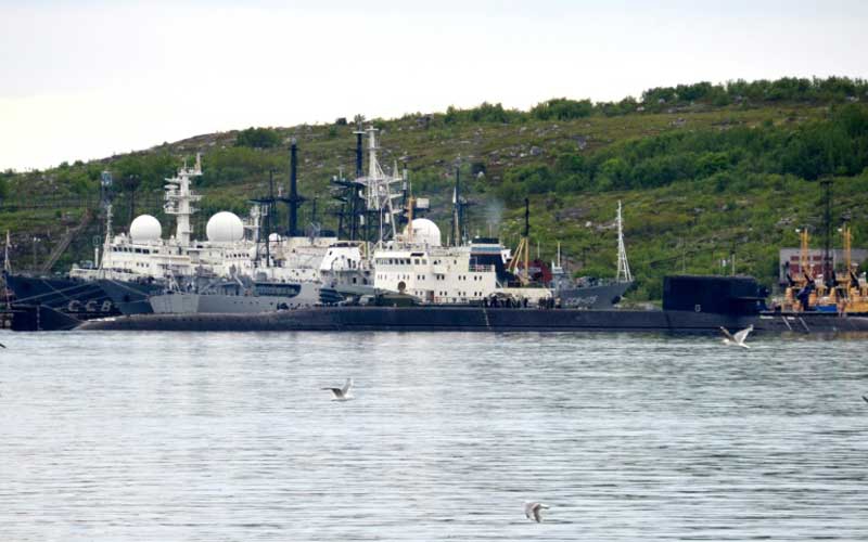 14 crew killed in fire on Russian sub