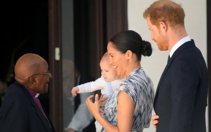 Harry, Meghan and baby Archie meet former archbishop Tutu on Africa tour
