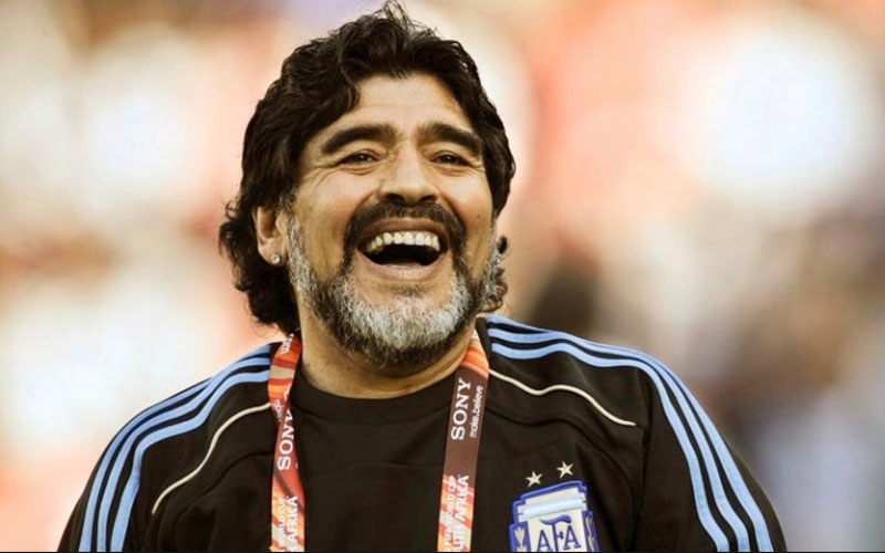Maradona bids to replace Solskjaer as Manchester United manager