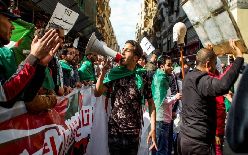 Thousands of Algeria students take to streets for fresh protests